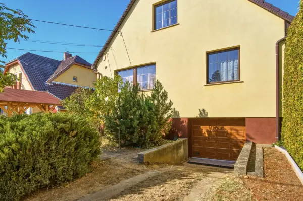 Eladó családi ház, Pécel 5+1 szoba 205 m² 139.9 M Ft